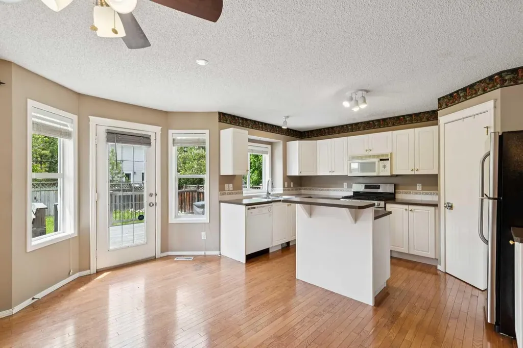 36 Valley Stream Close NW Calgary AB T3B 5V7