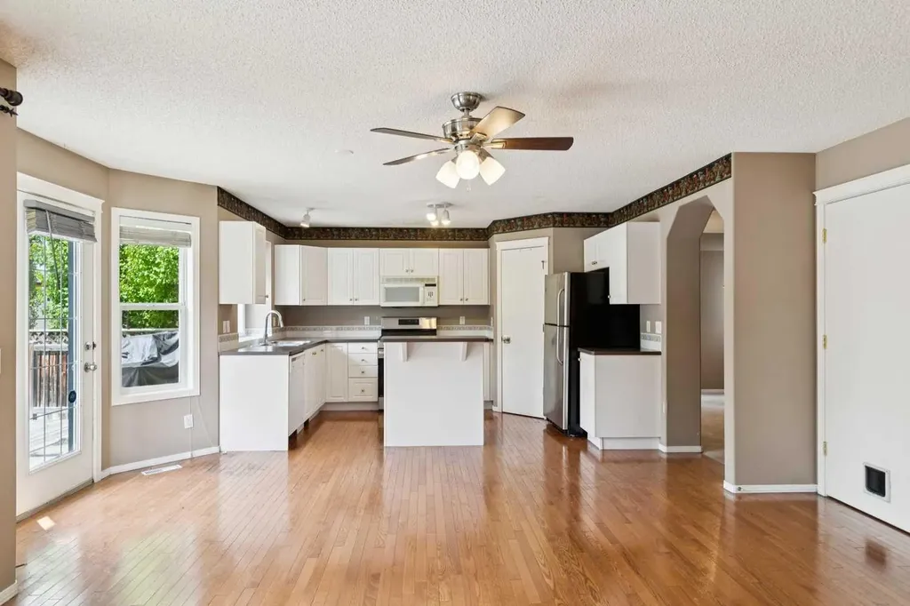 36 Valley Stream Close NW Calgary AB T3B 5V7
