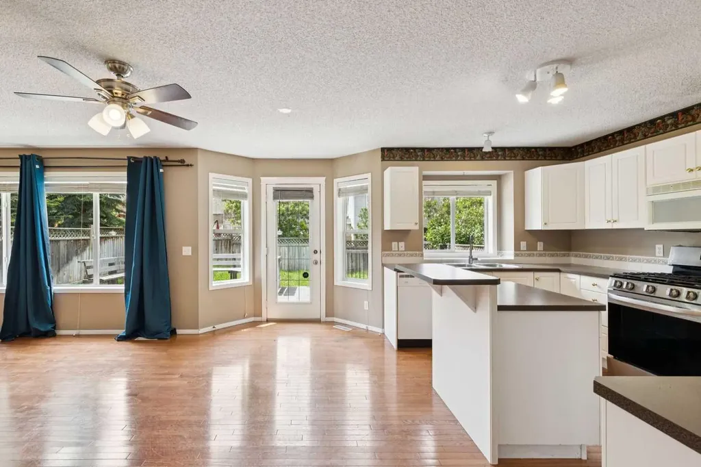 36 Valley Stream Close NW Calgary AB T3B 5V7