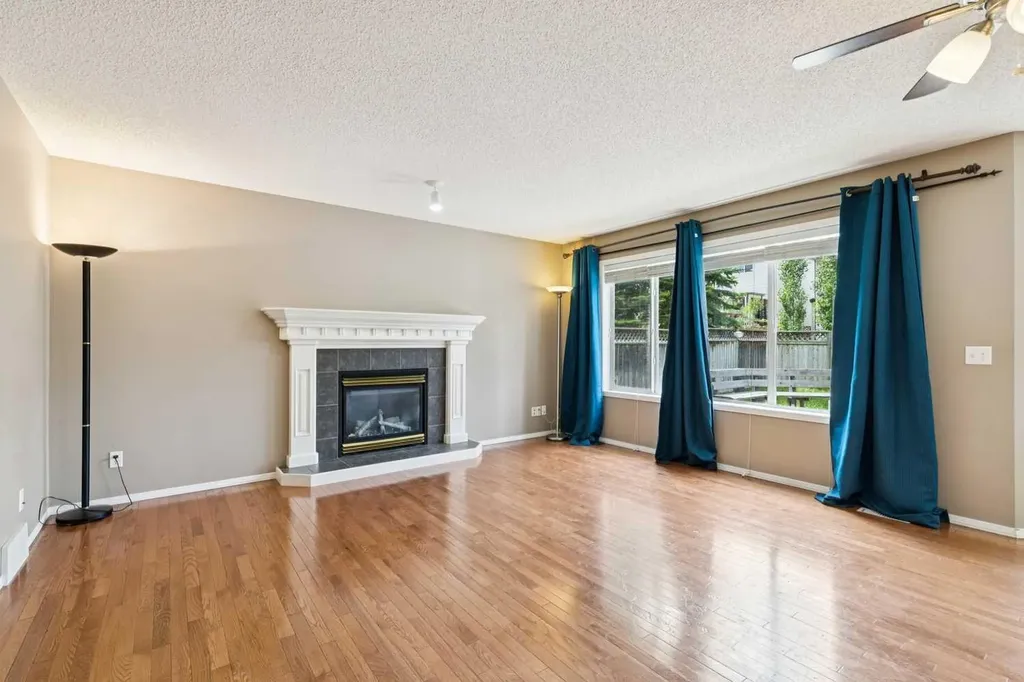 36 Valley Stream Close NW Calgary AB T3B 5V7