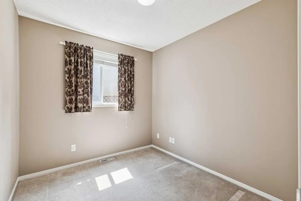 36 Valley Stream Close NW Calgary AB T3B 5V7