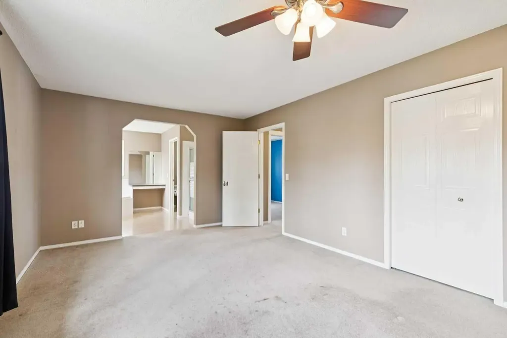 36 Valley Stream Close NW Calgary AB T3B 5V7