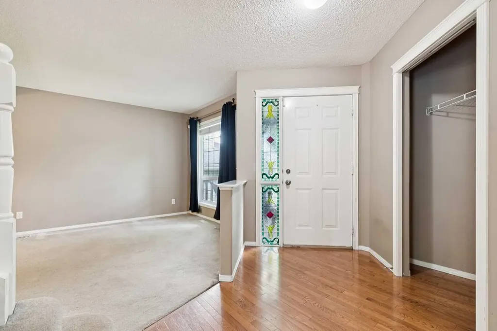 36 Valley Stream Close NW Calgary AB T3B 5V7