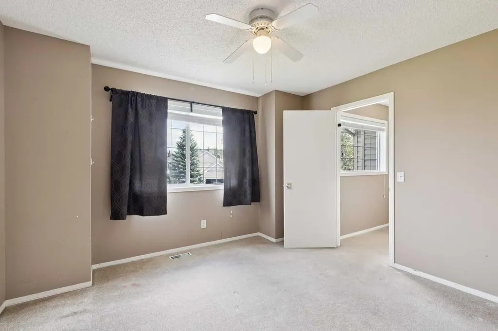 36 Valley Stream Close NW Calgary AB T3B 5V7