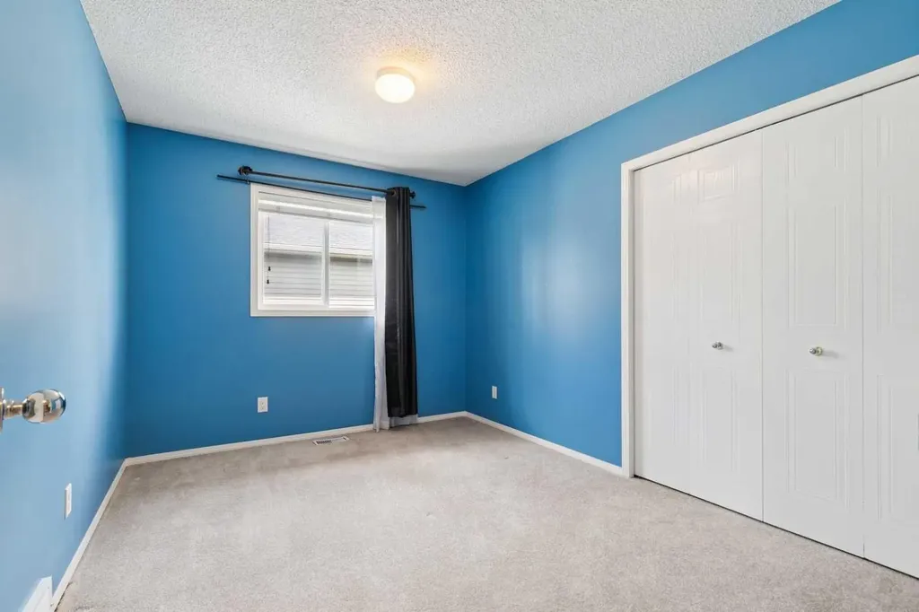 36 Valley Stream Close NW Calgary AB T3B 5V7