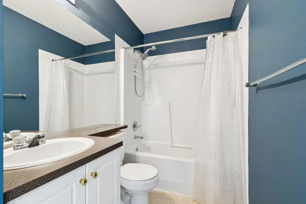 36 Valley Stream Close NW Calgary AB T3B 5V7
