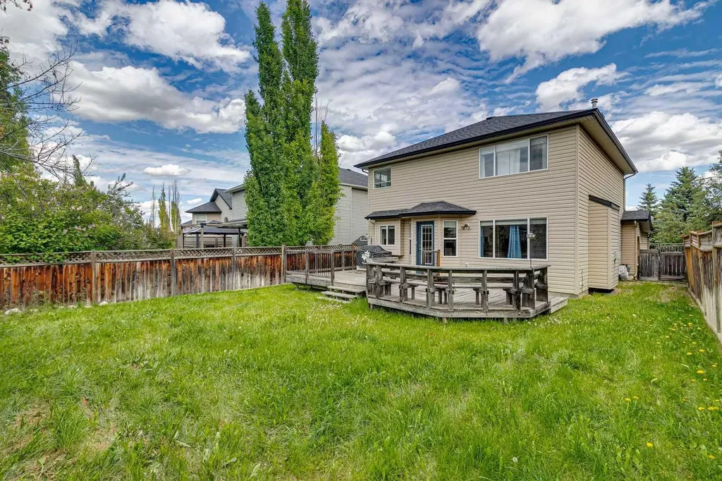 36 Valley Stream Close NW Calgary AB T3B 5V7