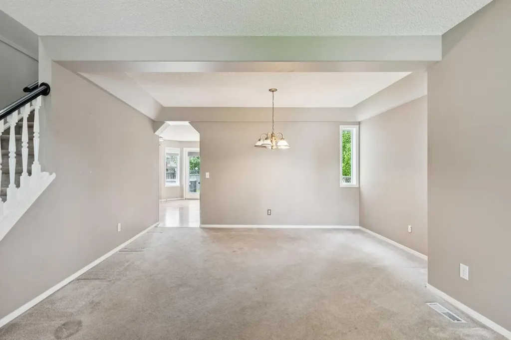 36 Valley Stream Close NW Calgary AB T3B 5V7