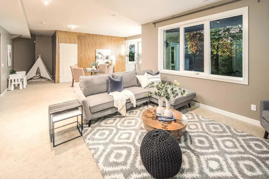99 Evergreen Square SW Calgary AB T2Y 4W3