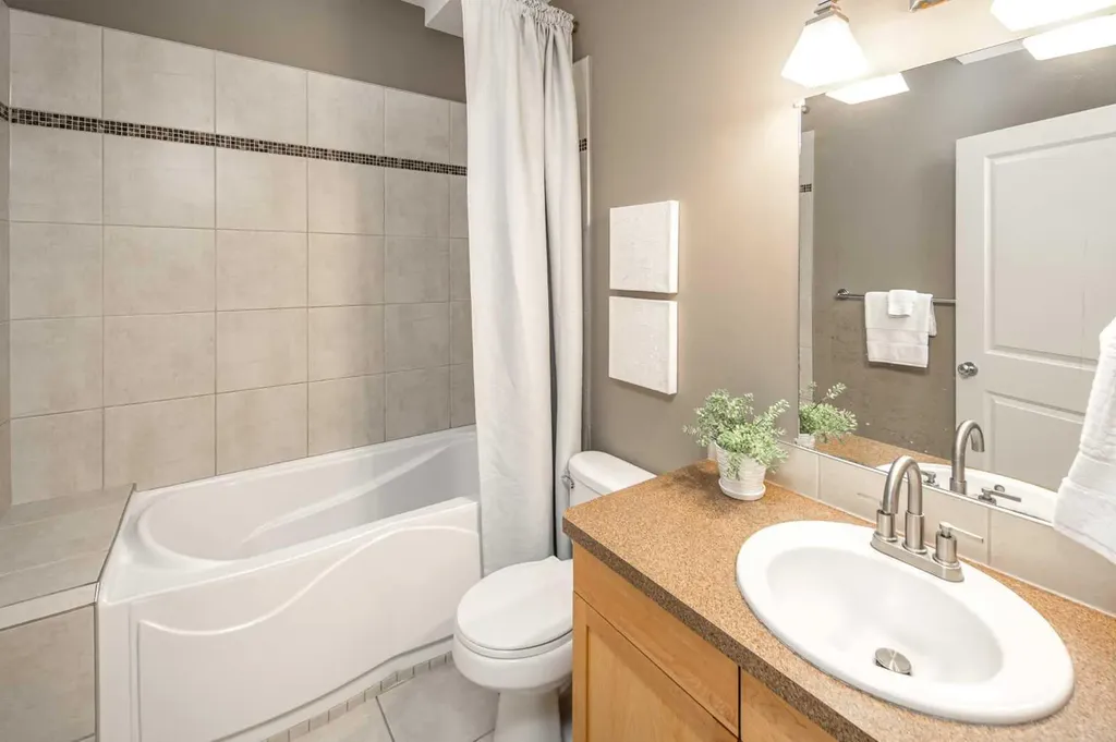 99 Evergreen Square SW Calgary AB T2Y 4W3
