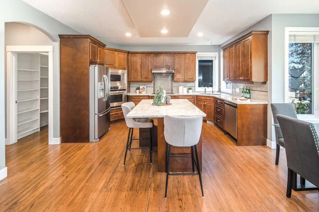 99 Evergreen Square SW Calgary AB T2Y 4W3