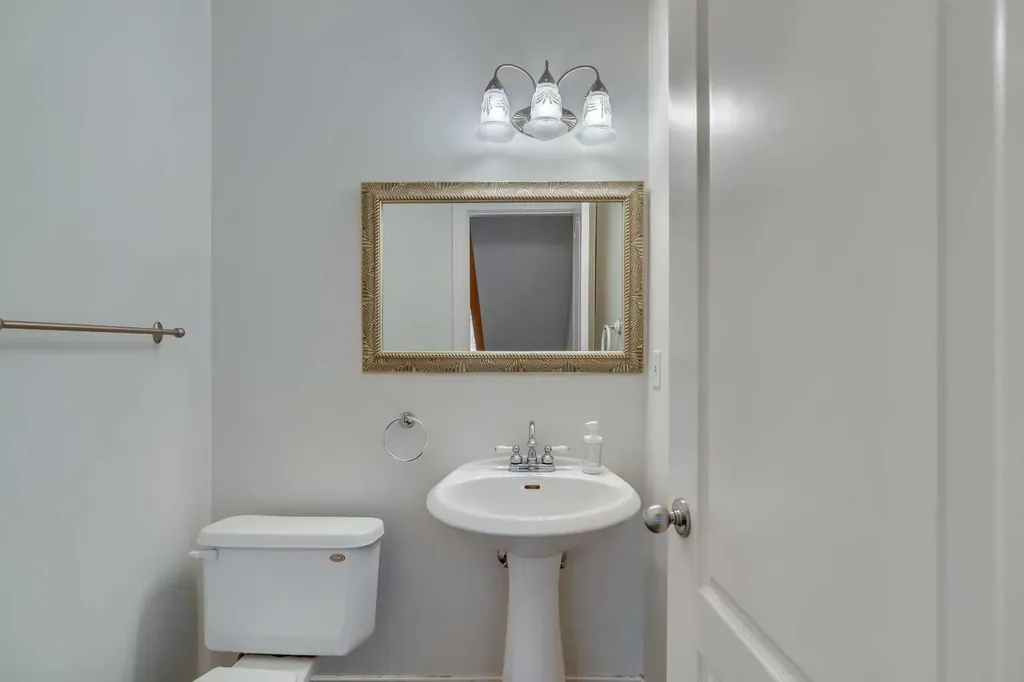 2834 Parkdale Boulevard NW Calgary AB T2N 3S8