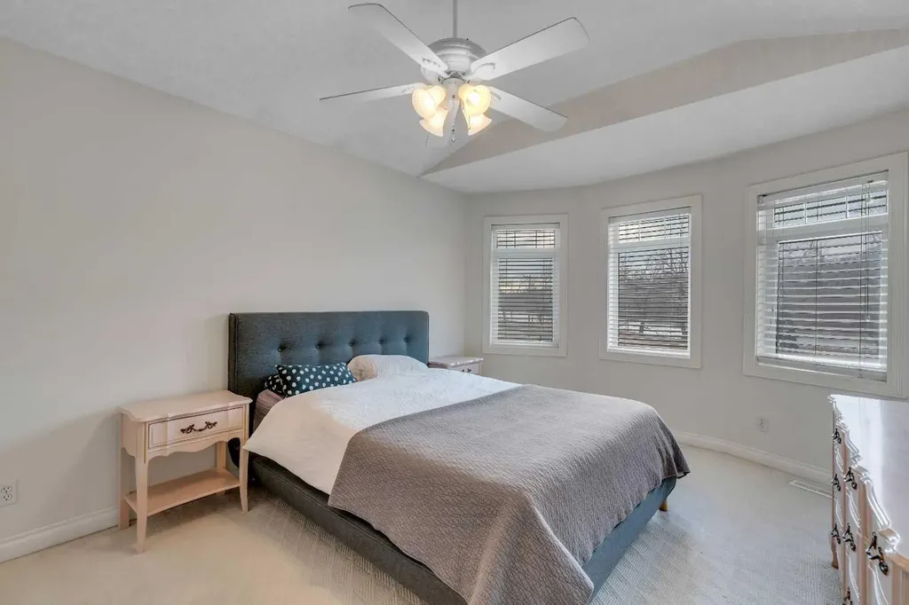 2834 Parkdale Boulevard NW Calgary AB T2N 3S8