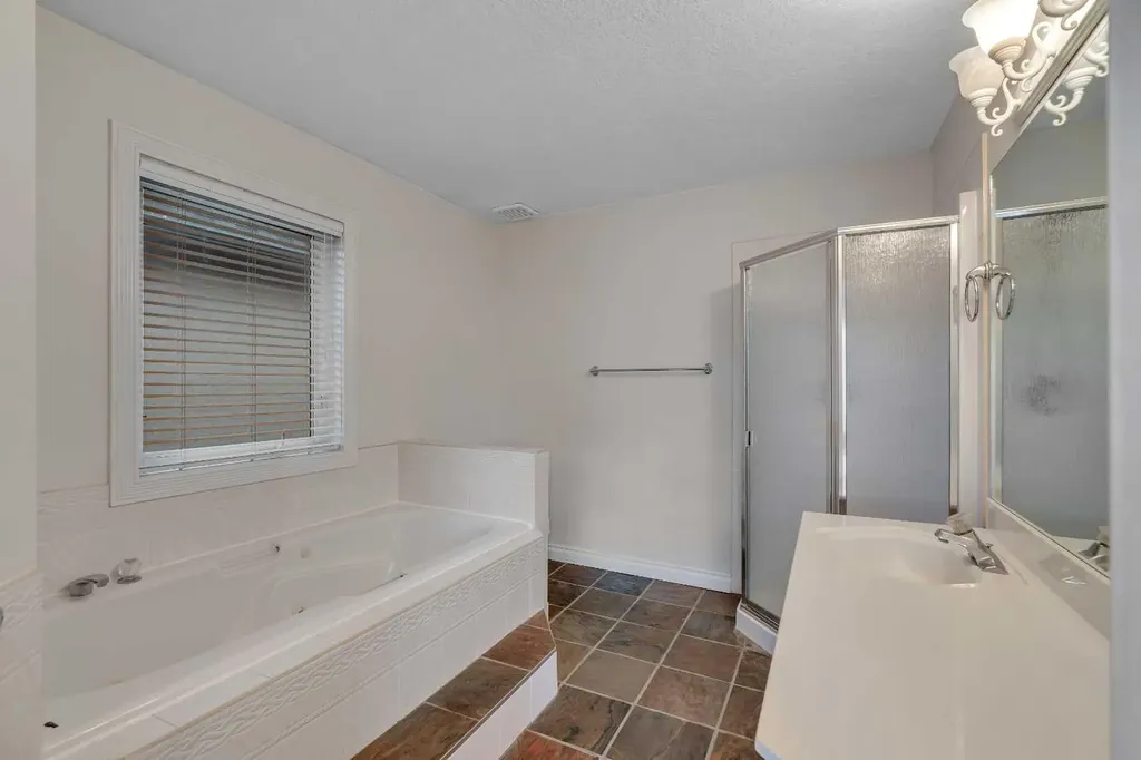 2834 Parkdale Boulevard NW Calgary AB T2N 3S8
