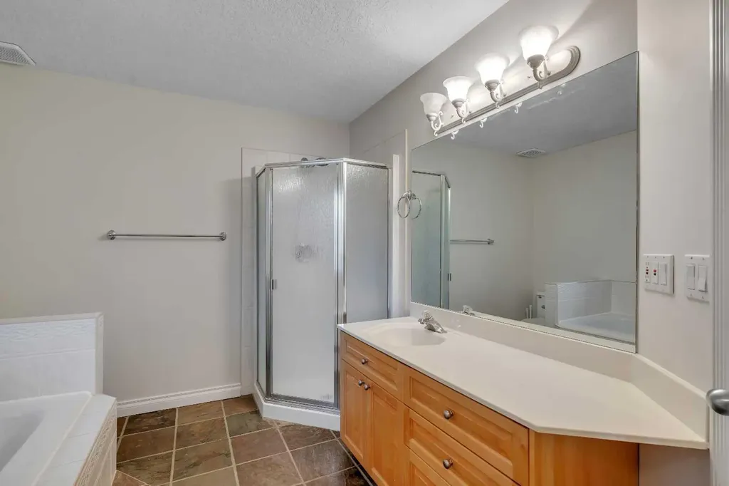 2834 Parkdale Boulevard NW Calgary AB T2N 3S8