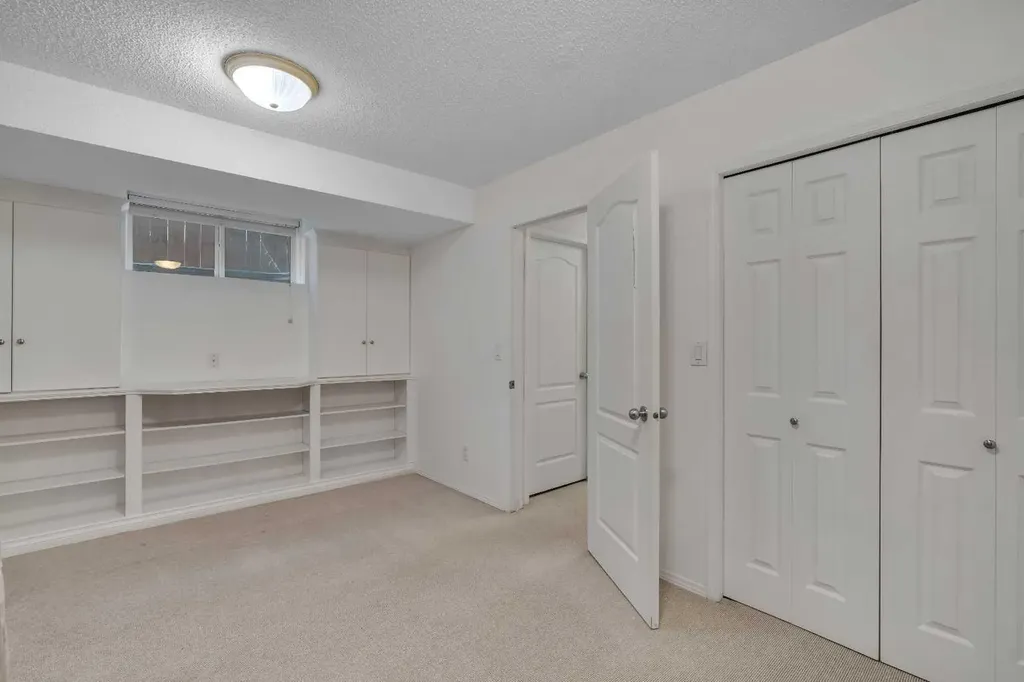 2834 Parkdale Boulevard NW Calgary AB T2N 3S8
