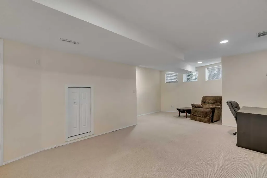 2834 Parkdale Boulevard NW Calgary AB T2N 3S8
