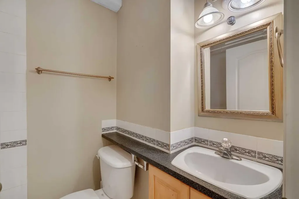 2834 Parkdale Boulevard NW Calgary AB T2N 3S8