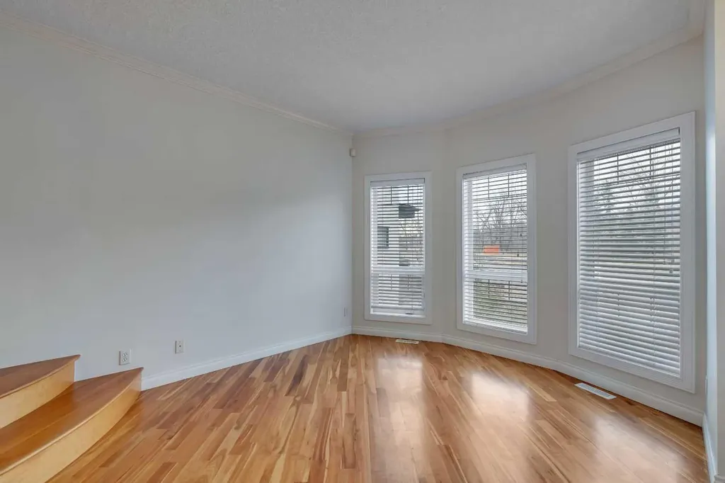 2834 Parkdale Boulevard NW Calgary AB T2N 3S8