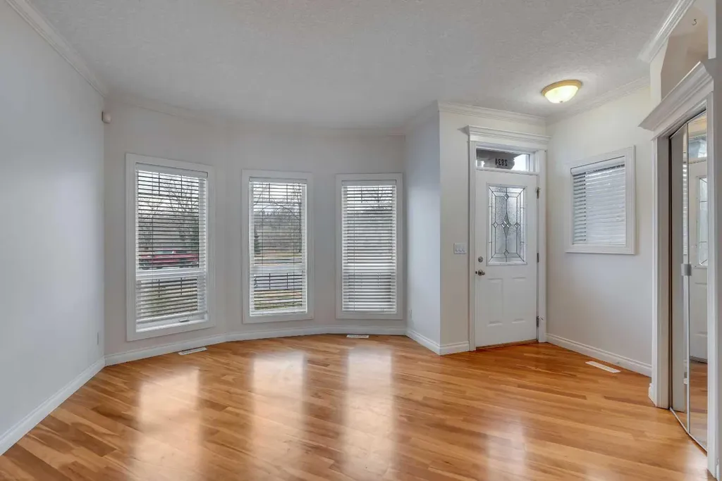 2834 Parkdale Boulevard NW Calgary AB T2N 3S8