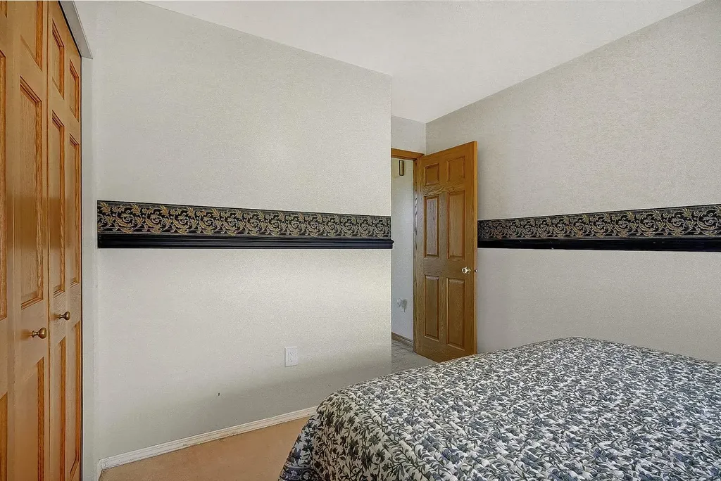 10615 88 Street Grande Prairie AB T8X 1P5