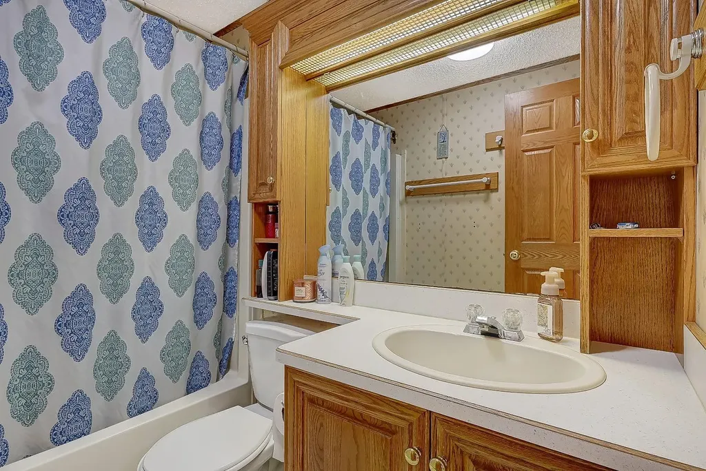 10615 88 Street Grande Prairie AB T8X 1P5