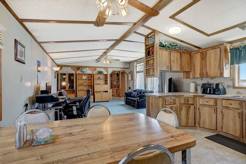 10615 88 Street Grande Prairie AB T8X 1P5