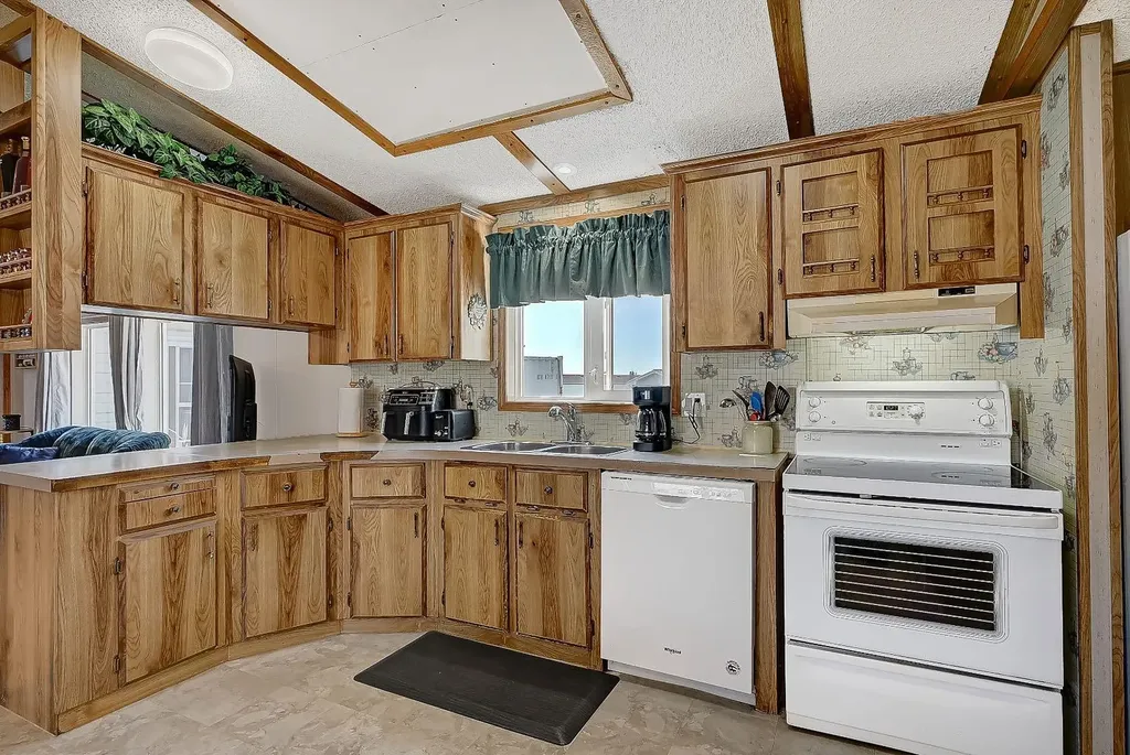 10615 88 Street Grande Prairie AB T8X 1P5