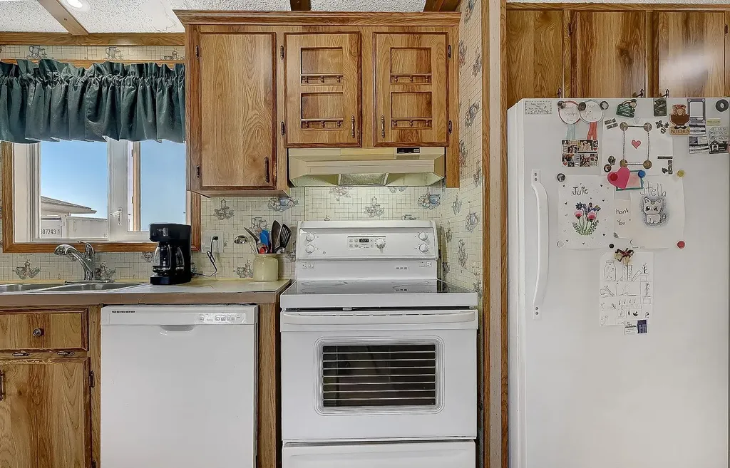 10615 88 Street Grande Prairie AB T8X 1P5
