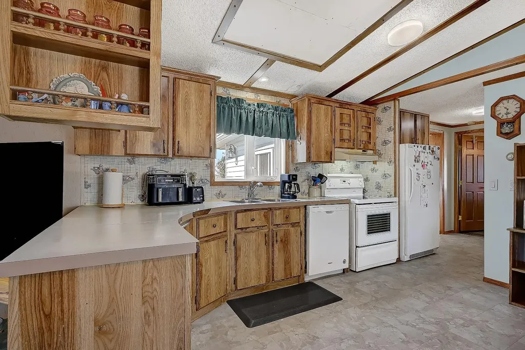 10615 88 Street Grande Prairie AB T8X 1P5