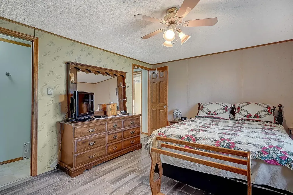 10615 88 Street Grande Prairie AB T8X 1P5