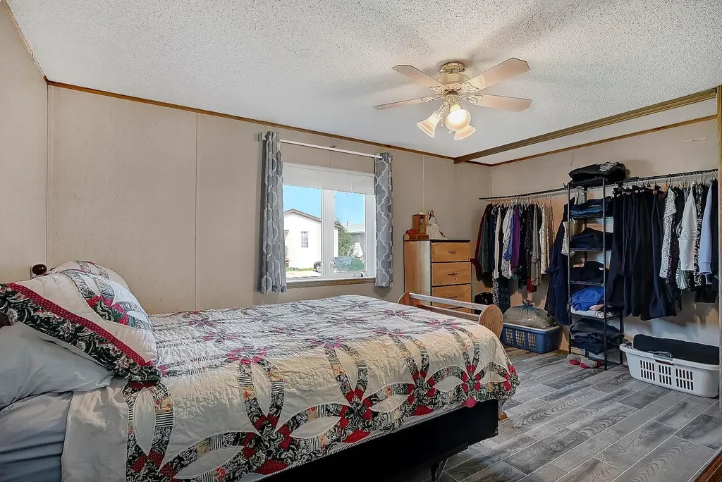10615 88 Street Grande Prairie AB T8X 1P5