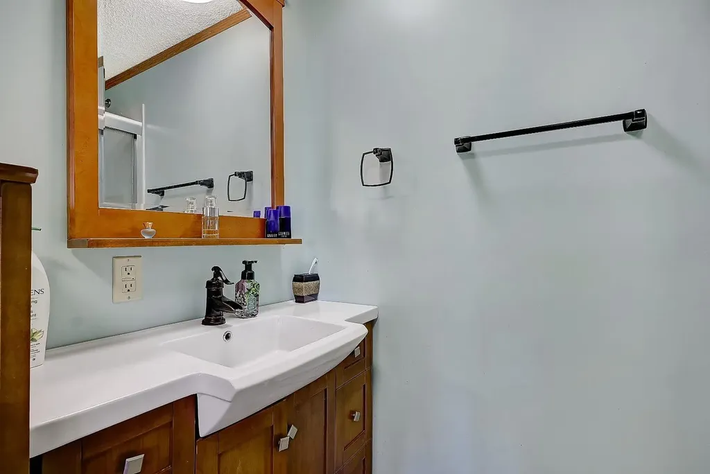 10615 88 Street Grande Prairie AB T8X 1P5