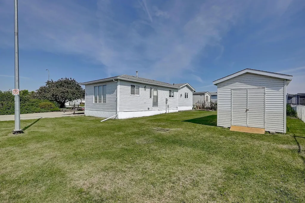 10615 88 Street Grande Prairie AB T8X 1P5