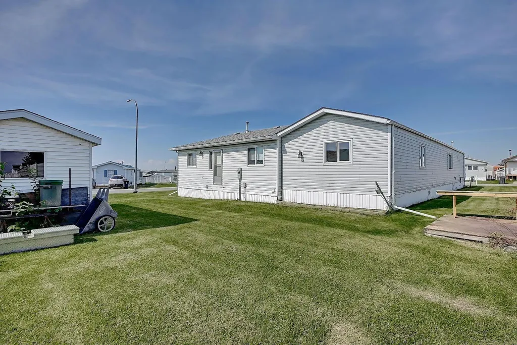 10615 88 Street Grande Prairie AB T8X 1P5