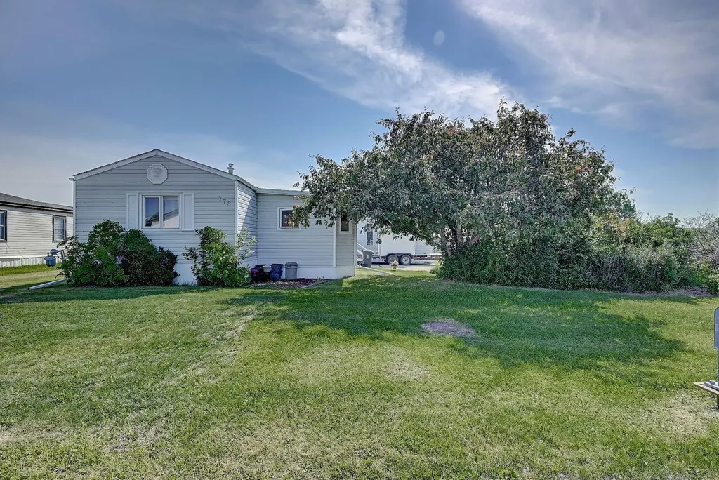 10615 88 Street Grande Prairie AB T8X 1P5