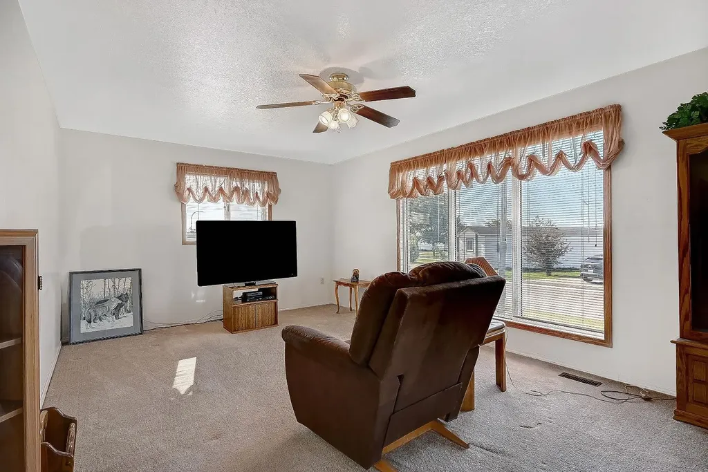 10615 88 Street Grande Prairie AB T8X 1P5