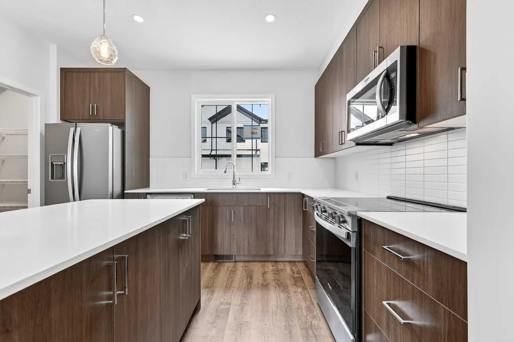1750 Rangeview Drive SE Calgary AB T3S 0X3