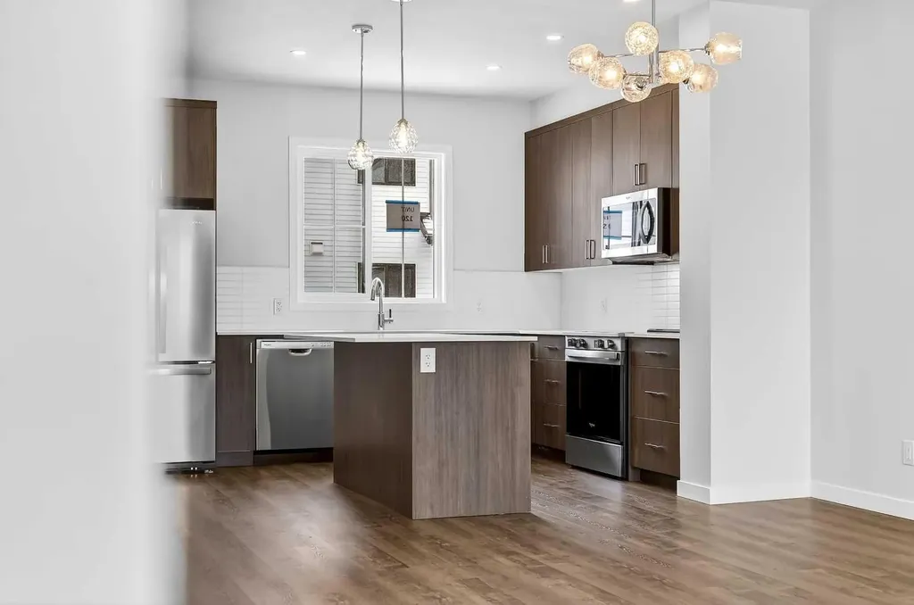 1750 Rangeview Drive SE Calgary AB T3S 0X3