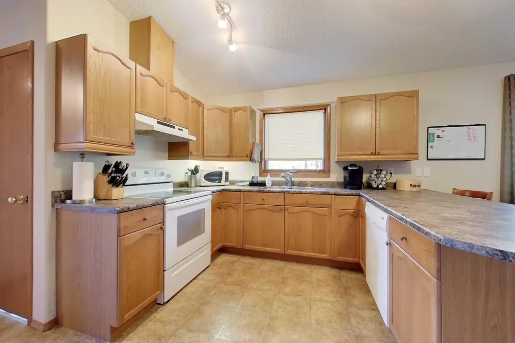 32 1 Avenue SW Faust AB T0G 0X0