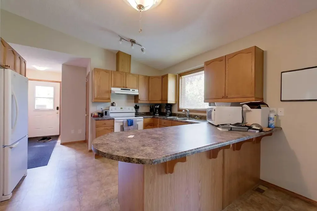 32 1 Avenue SW Faust AB T0G 0X0