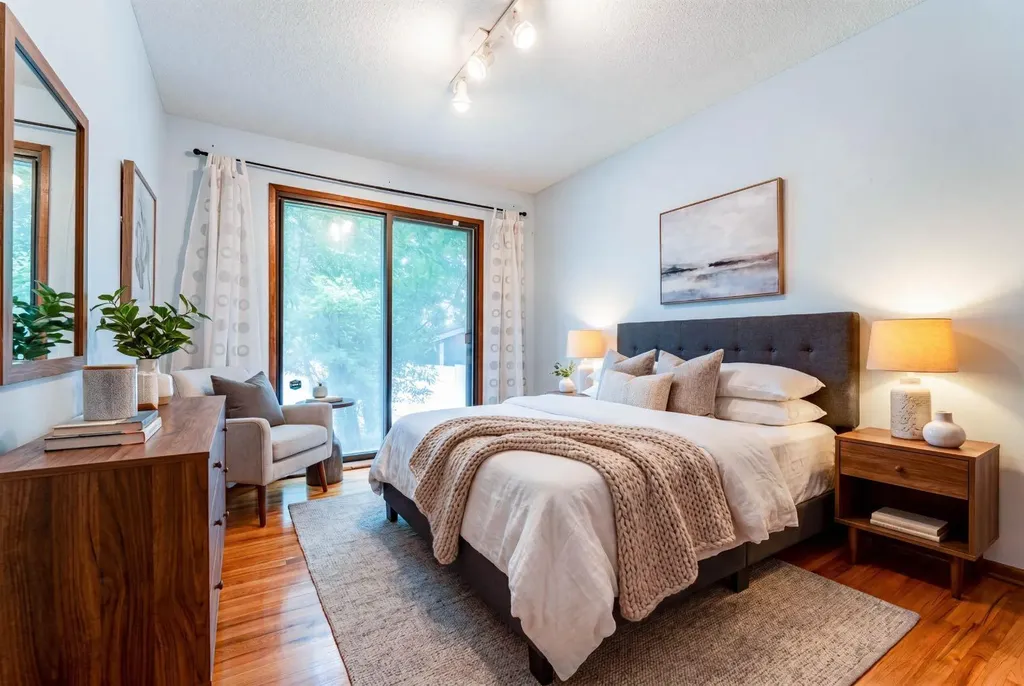 7511 Huntridge Crescent NE Calgary AB T2K 4C8