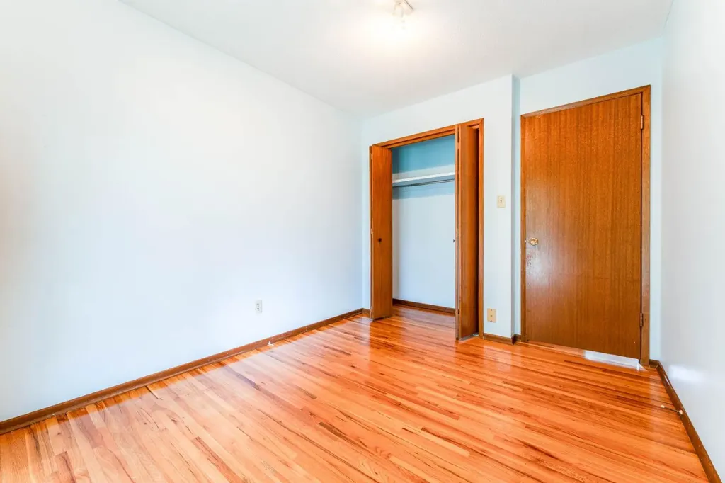 7511 Huntridge Crescent NE Calgary AB T2K 4C8