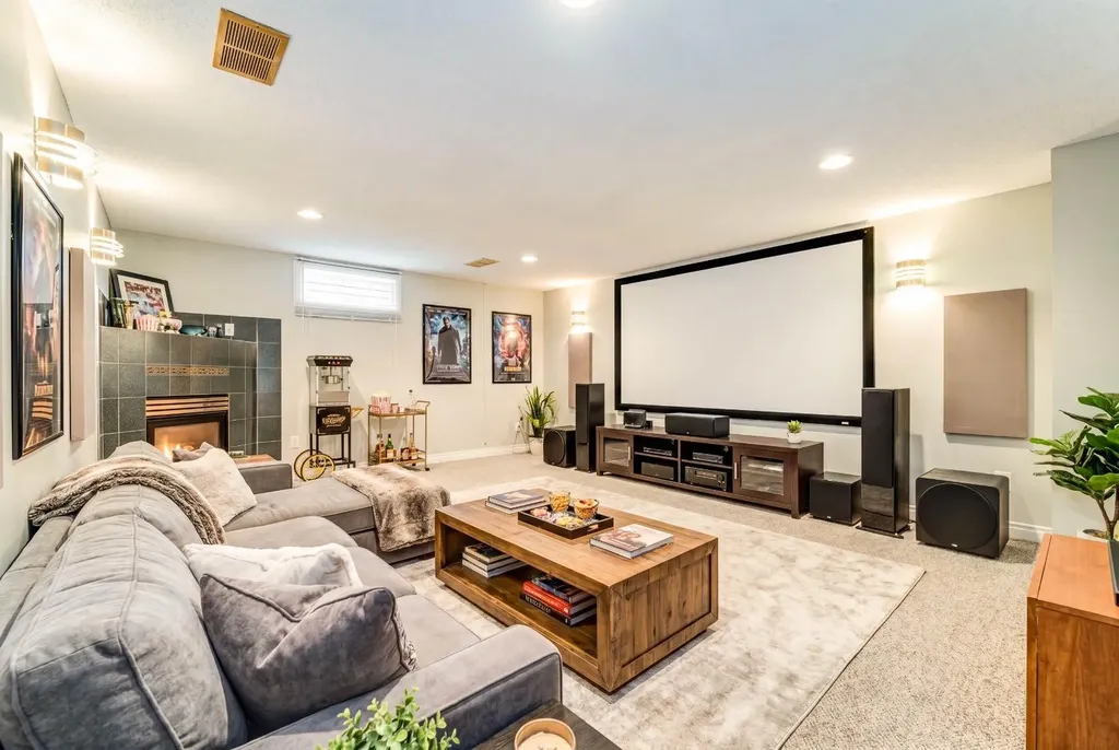 7511 Huntridge Crescent NE Calgary AB T2K 4C8