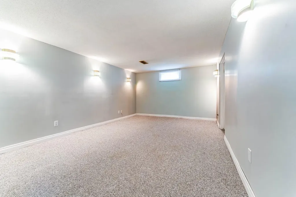 7511 Huntridge Crescent NE Calgary AB T2K 4C8