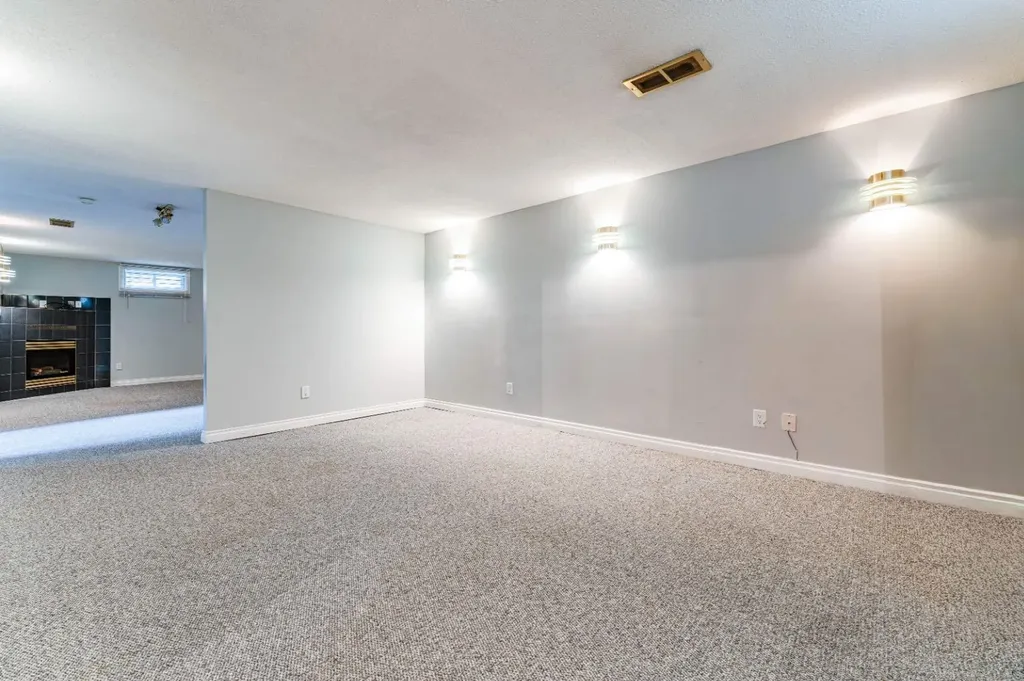 7511 Huntridge Crescent NE Calgary AB T2K 4C8