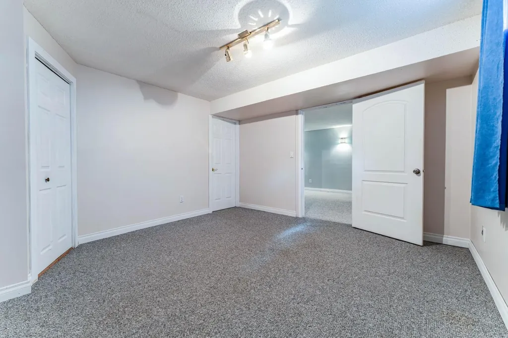 7511 Huntridge Crescent NE Calgary AB T2K 4C8
