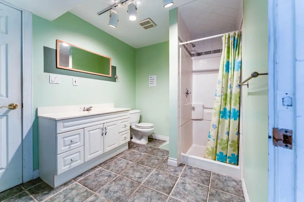 7511 Huntridge Crescent NE Calgary AB T2K 4C8