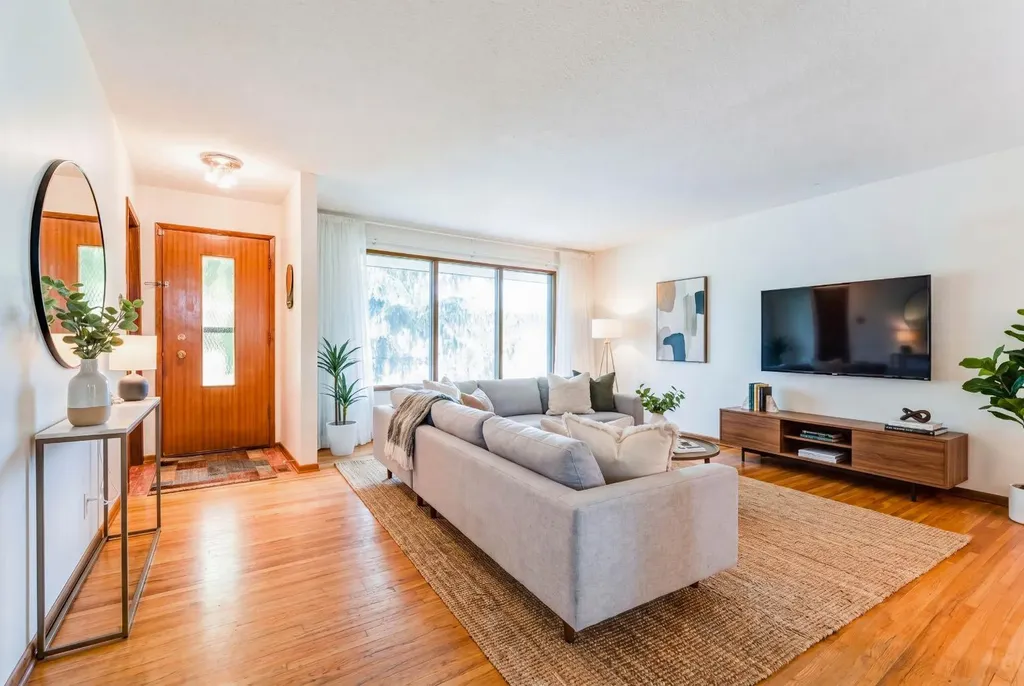 7511 Huntridge Crescent NE Calgary AB T2K 4C8