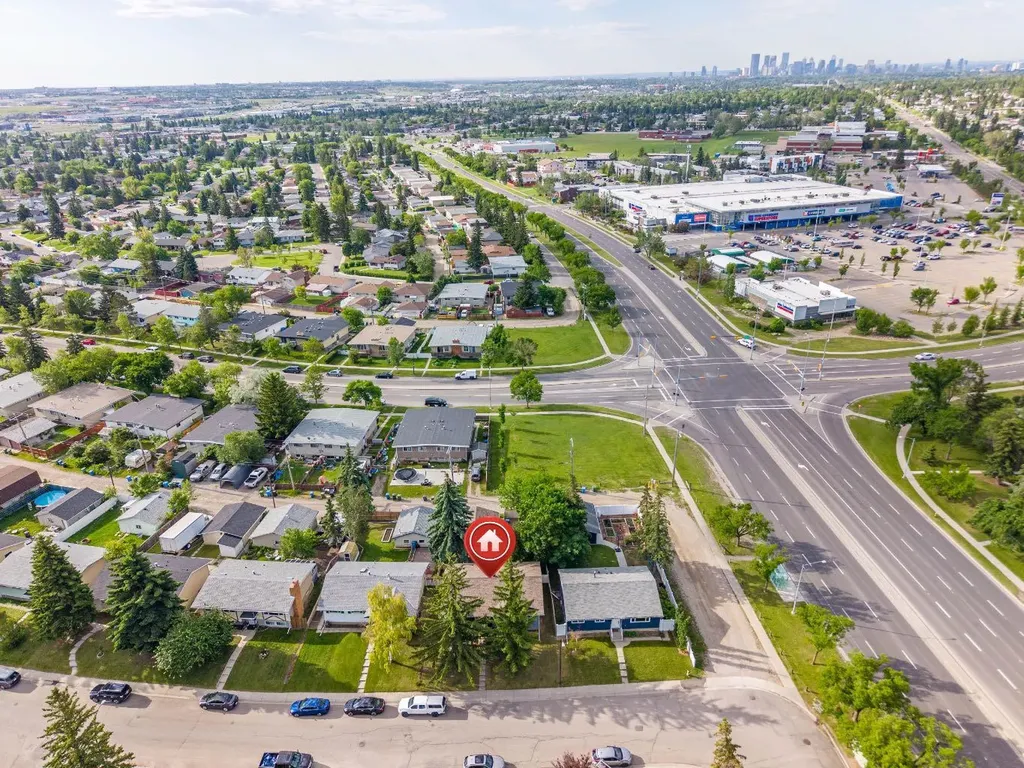 7511 Huntridge Crescent NE Calgary AB T2K 4C8